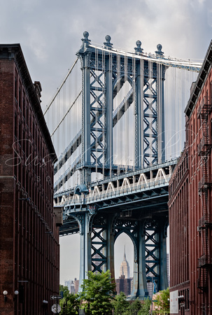 Brooklyn Bridges Frames The Empire State Building