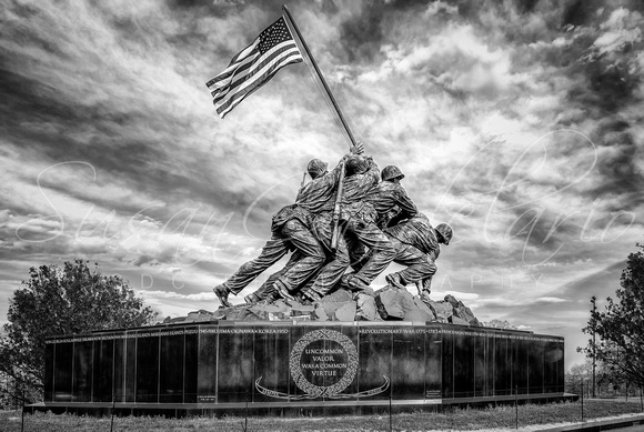 USMC Iwo Jima Memorial BW