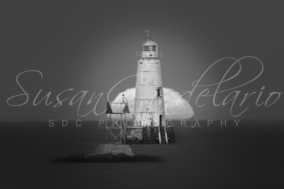 Great Beds Lighthouse BW