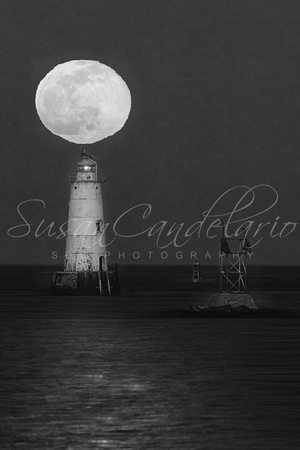 Great Beds Light House BW
